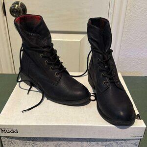 Mudd Black Lace-Up Boots with Flannel Lining (Size 8.5)